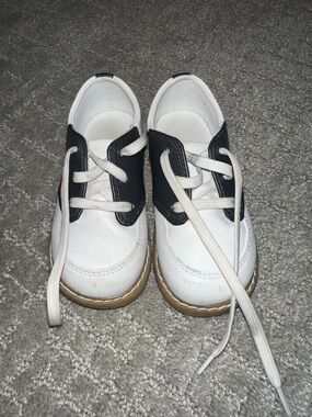 Kids White and Navy Lace-Up Leather Look Shoes